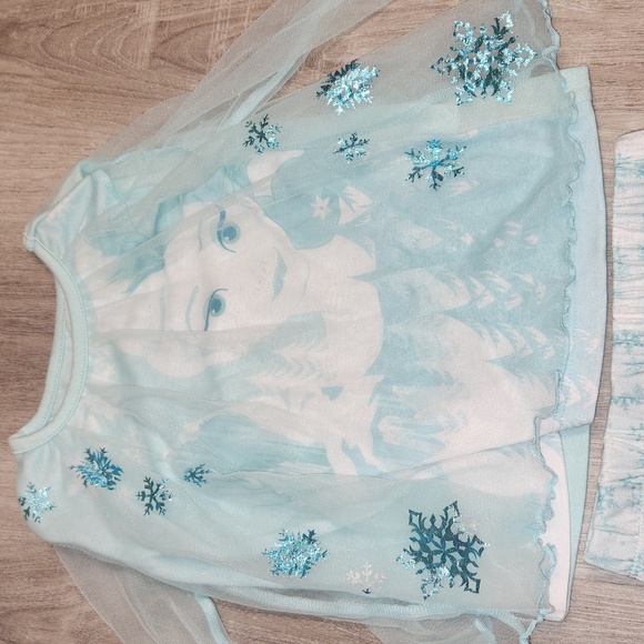 NWOT Frozen pjs - Picture 5 of 6
